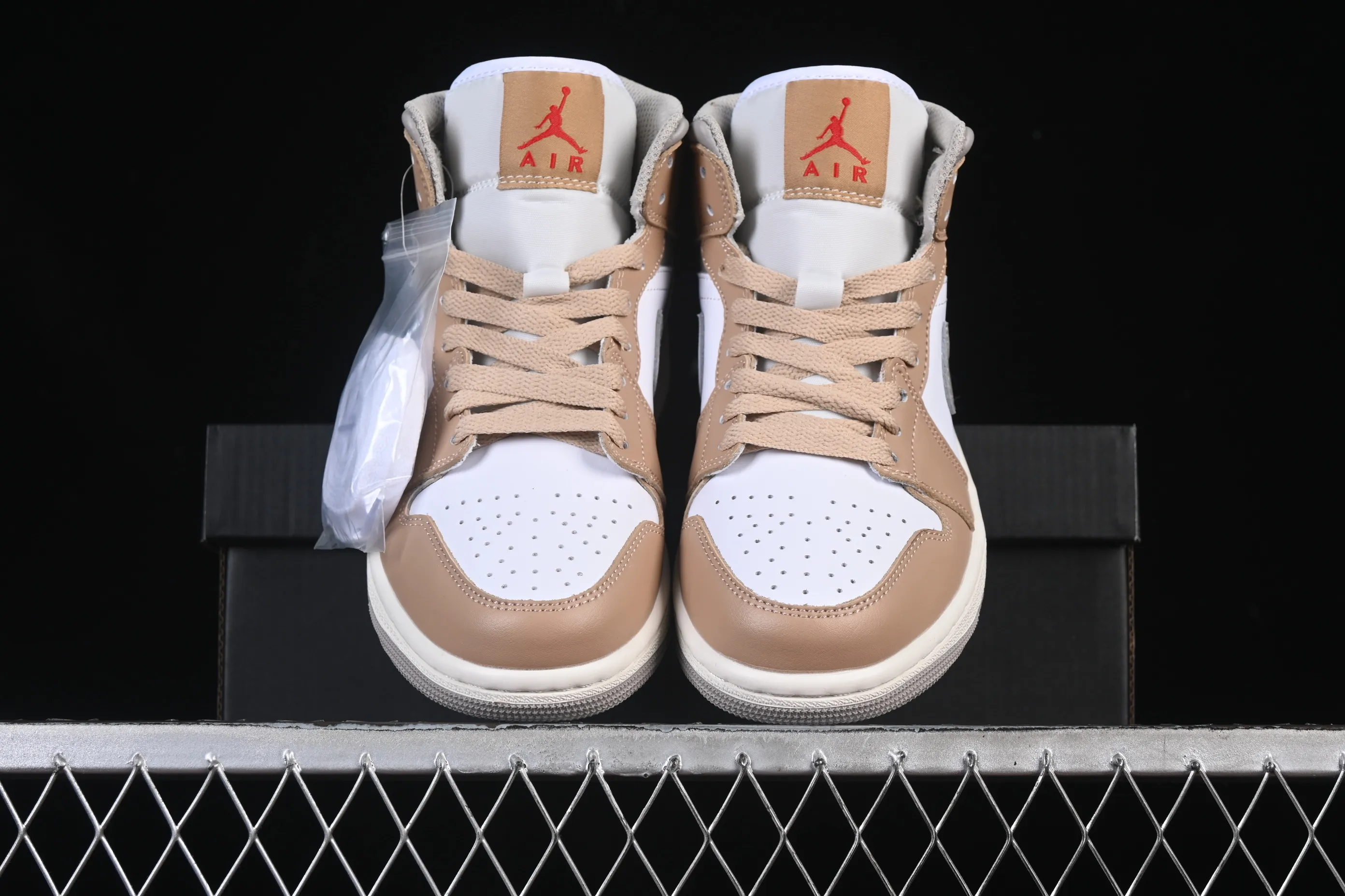 All categories Air Jordan Jordan series basketball shoes Air Jordan 1 Mid Air Jordan 1 Mid AJ1 Joe 1 white wheat Chinese culture and leisure sneakers DQ8426-200